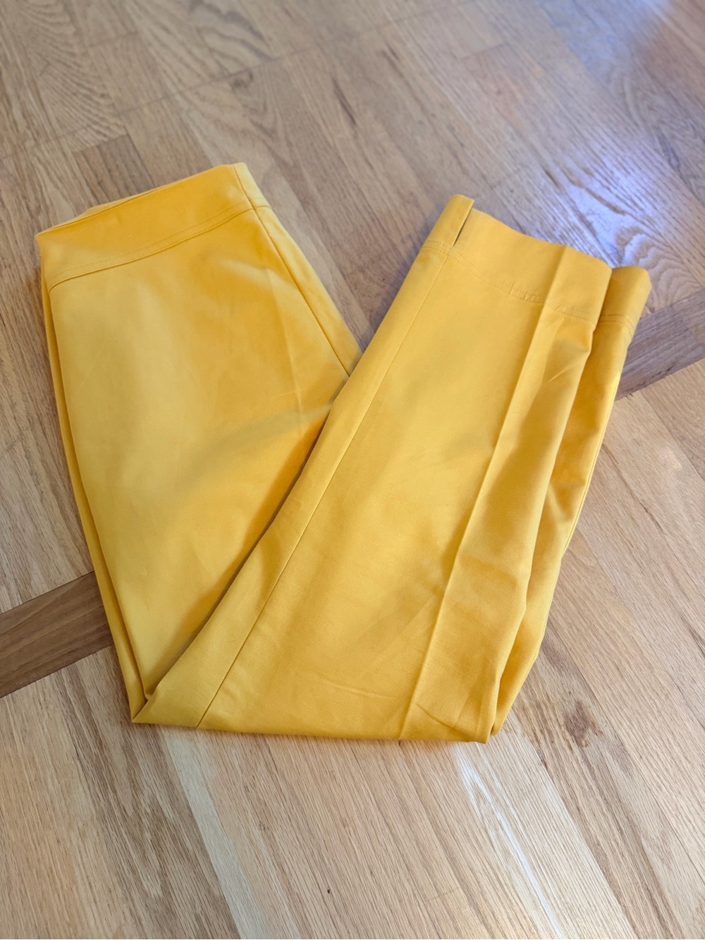 Ladies Size 4 "Ellen Tracy" Bright Yellow Chinos GUC